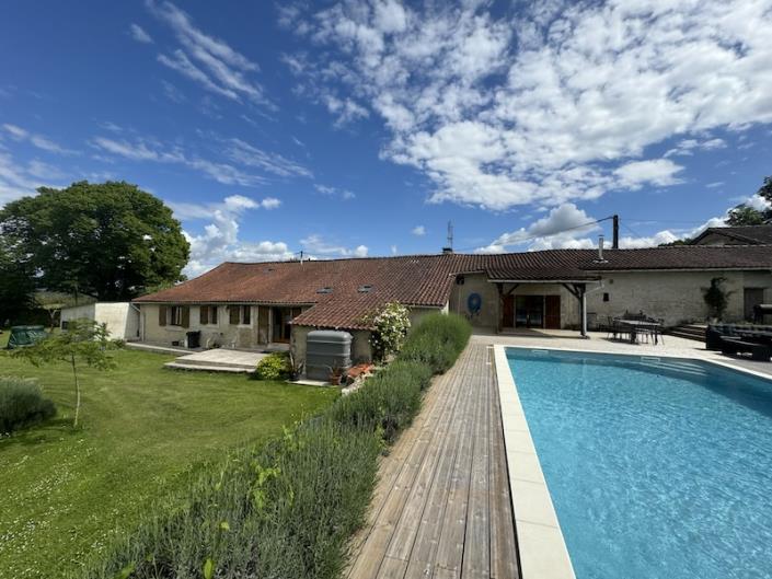 Image No.1-Propriété de pays de 3 chambres à vendre à Aubeterre-sur-Dronne