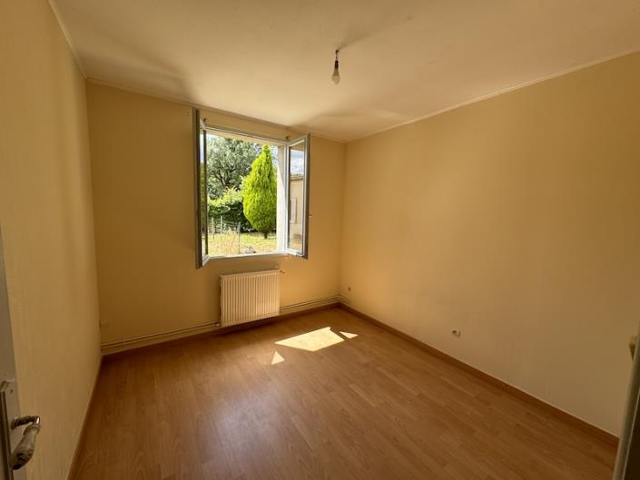 Image No.8-2 Bed House for sale