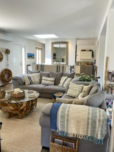 Image No.5-Villa / Détaché de 5 chambres à vendre à Aubeterre-sur-Dronne