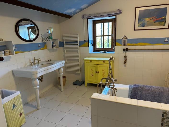 Image No.10-5 Bed Country House for sale