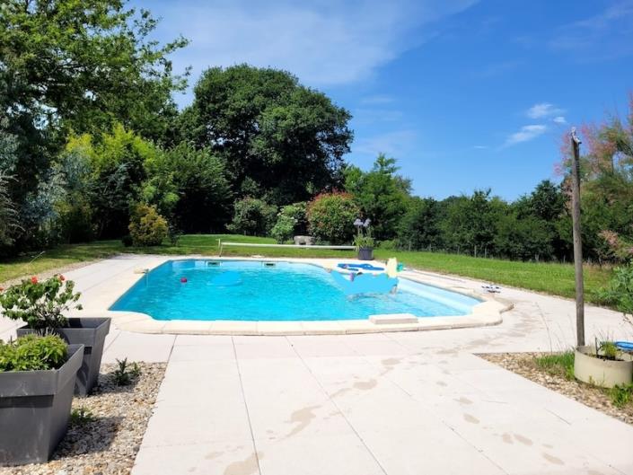 Image No.2-Maison de campagne de 3 chambres à vendre à Chevanceaux