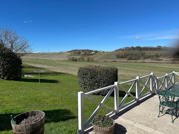 Image No.2-Maison de campagne de 4 chambres à vendre à Salles-Lavalette