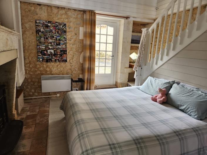 Image No.4-Maison de campagne de 5 chambres à vendre à Salles-Lavalette