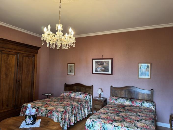 Image No.9-4 Bed Country Property for sale