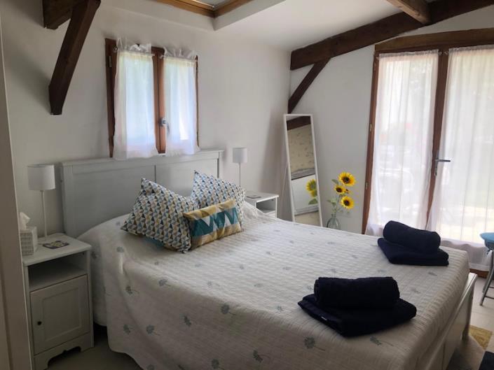 Image No.6-2 Bed Country House for sale