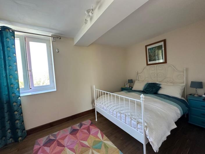 Image No.8-4 Bed Country Property for sale