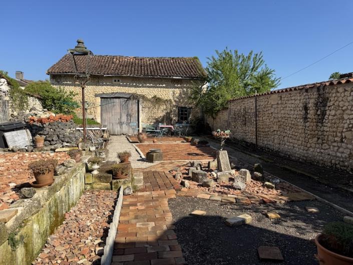 Image No.8-Maison de village de 3 chambres à vendre à Salles-Lavalette