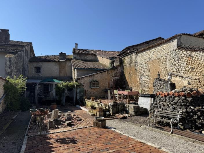 Image No.9-Maison de village de 3 chambres à vendre à Salles-Lavalette