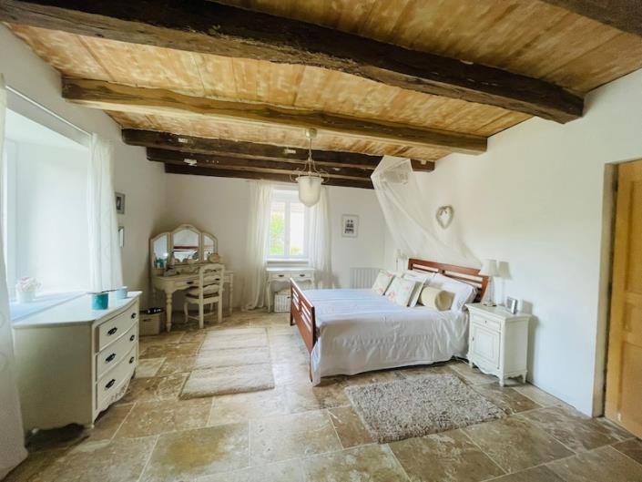 Image No.6-4 Bed House for sale