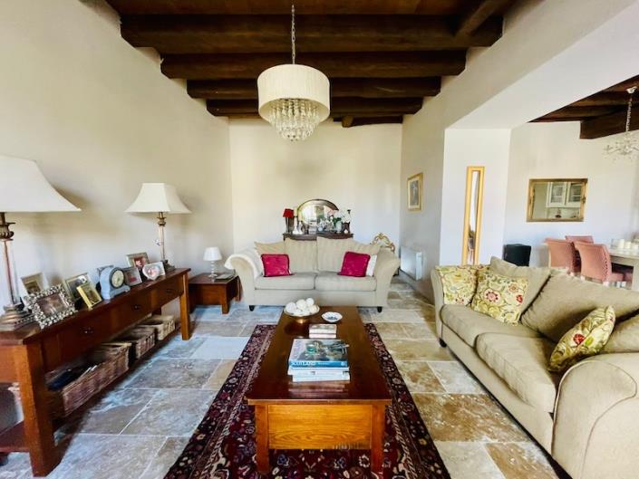 Image No.8-4 Bed House for sale