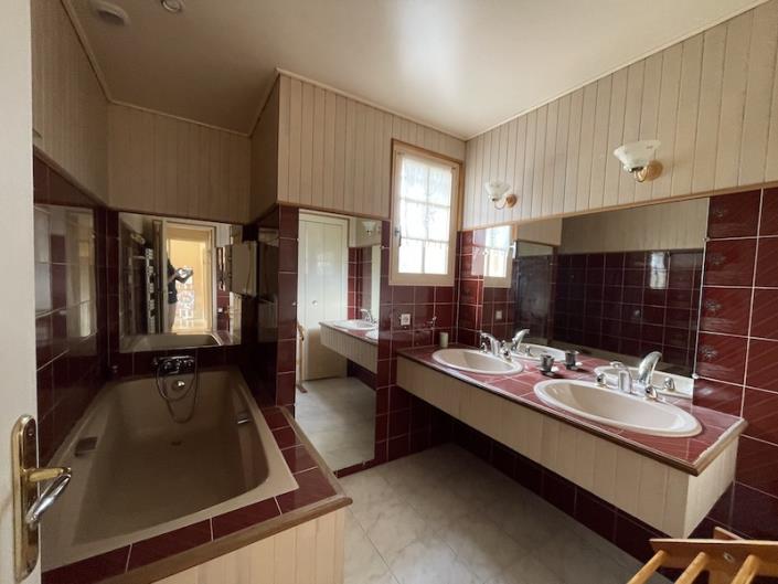 Image No.8-5 Bed House/Villa for sale