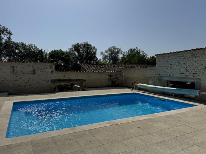 Image No.5-Maison de campagne de 4 chambres à vendre à Pillac