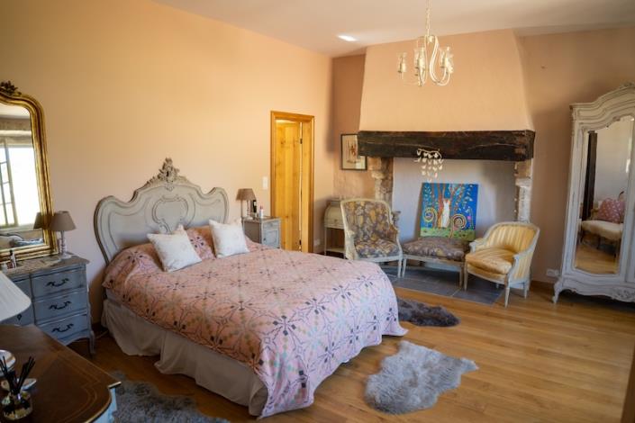 Image No.8-2 Bed Country Property for sale