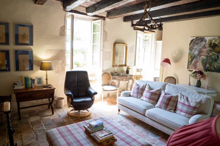 Image No.10-2 Bed Country Property for sale