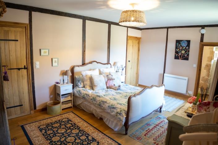 Image No.9-2 Bed Country Property for sale