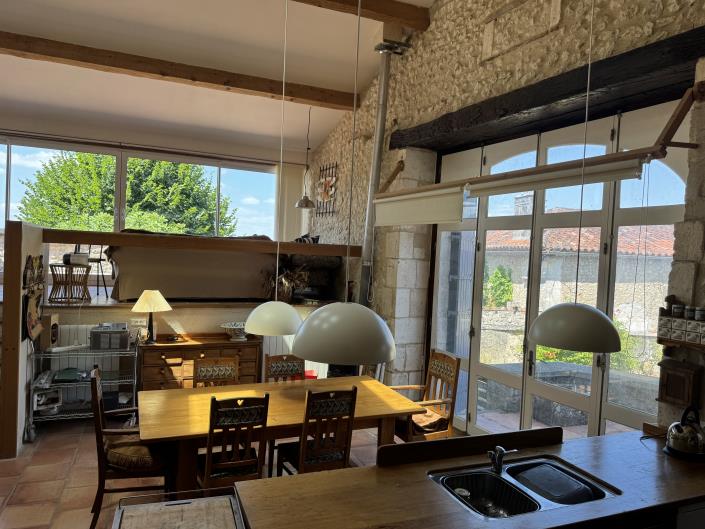 Image No.11-3 Bed Country House for sale