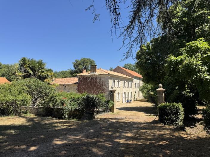Image No.1-5 Bed Country House for sale