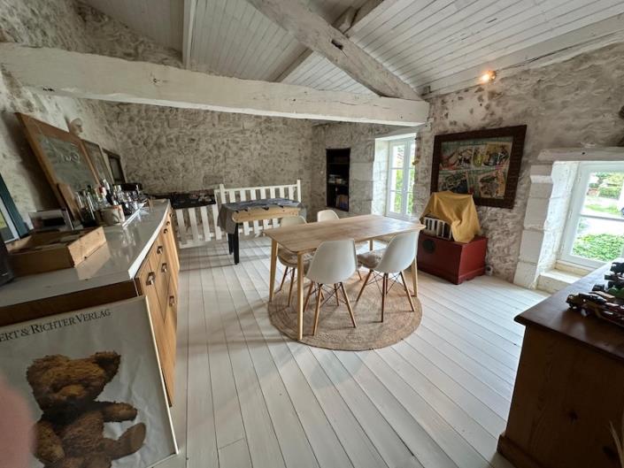 Image No.10-2 Bed House for sale