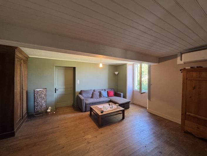 Image No.8-8 Bed Country Property for sale