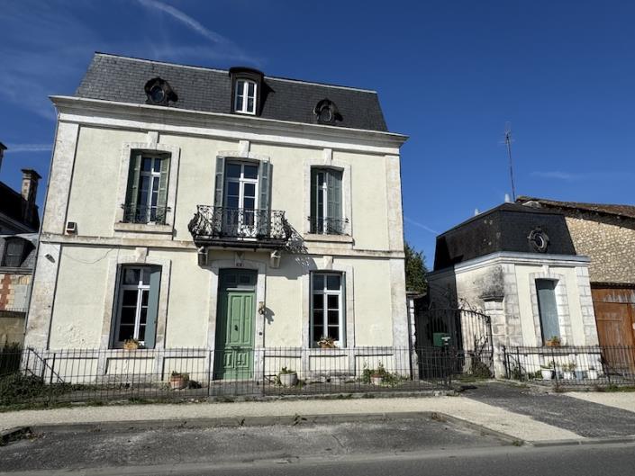 Image No.1-5 Bed Chateaux for sale