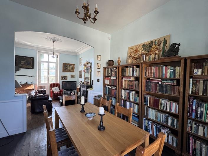 Image No.6-6 Bed House for sale