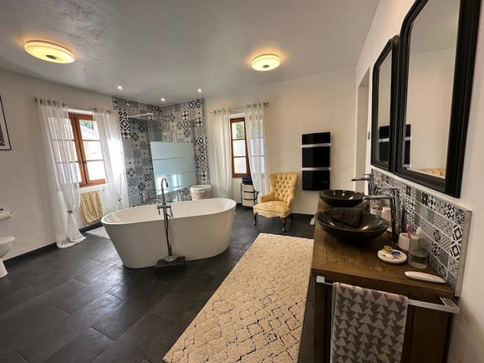 Image No.6-3 Bed Village House for sale