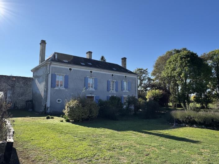 Image No.2-4 Bed Country House for sale