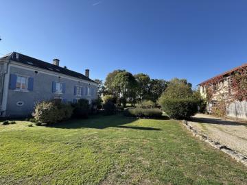 Propriété de pays de 4 chambres à vendre à Verteillac