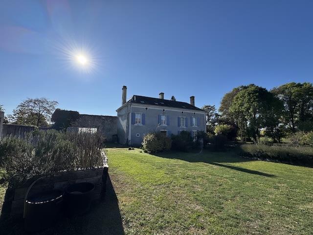 Image No.5-Propriété de pays de 4 chambres à vendre à Verteillac