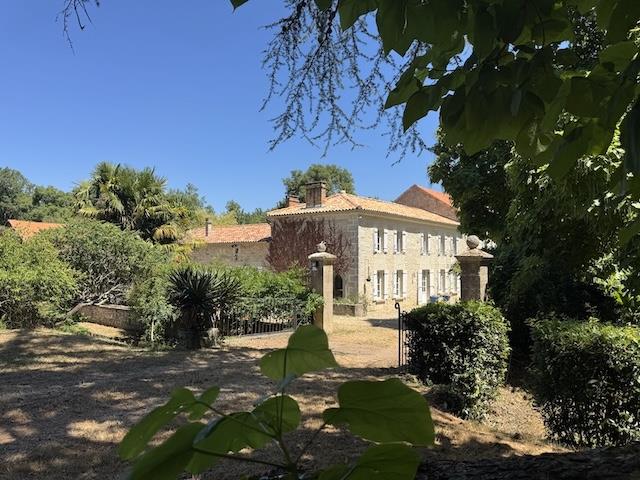 Image No.1-5 Bed Country Property for sale