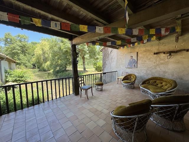 Image No.9-5 Bed Country Property for sale