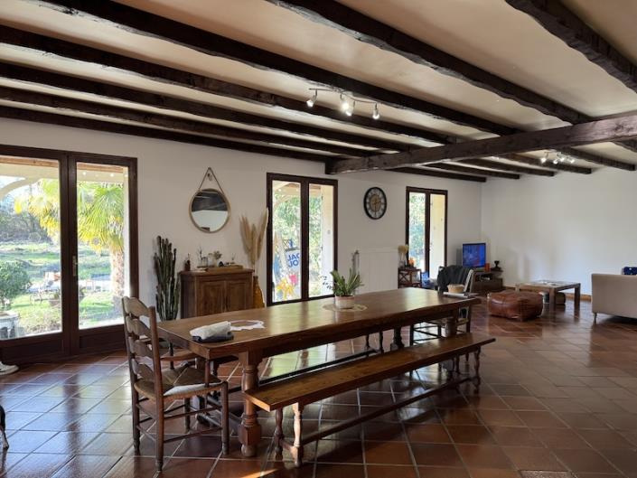 Image No.2-Propriété de pays de 6 chambres à vendre à Montguyon