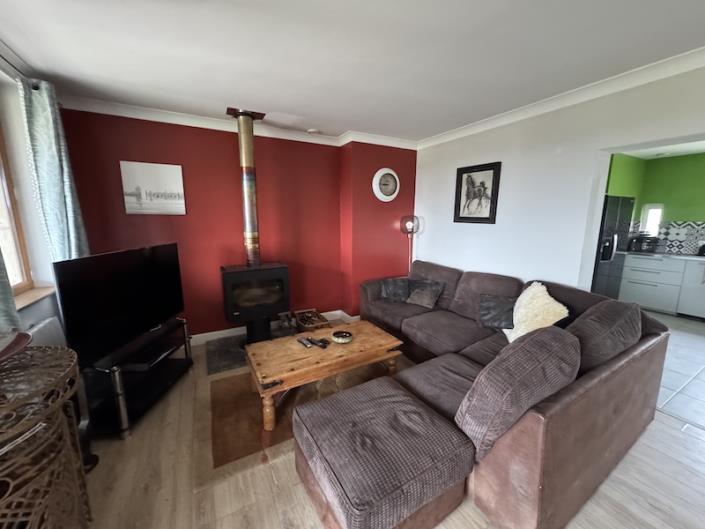 Image No.2-4 Bed House for sale