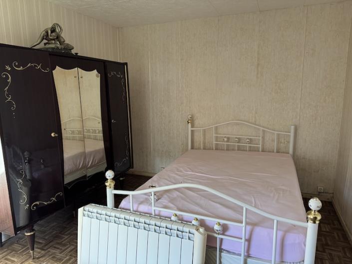 Image No.4-2 Bed House for sale