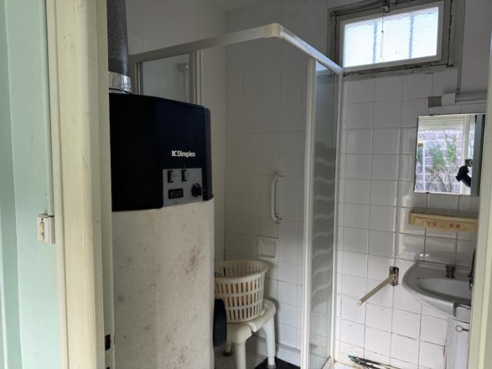 Image No.8-2 Bed House for sale