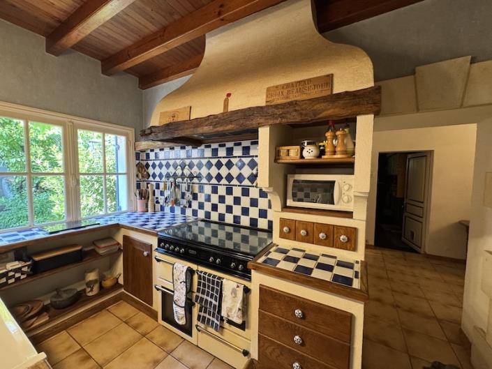 Image No.5-Maison de campagne de 4 chambres à vendre à Chalais