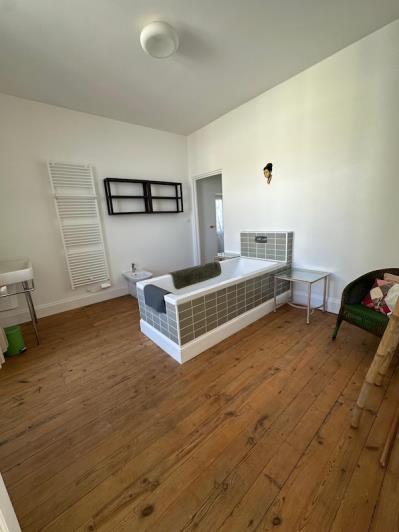 Image No.8-3 Bed House for sale