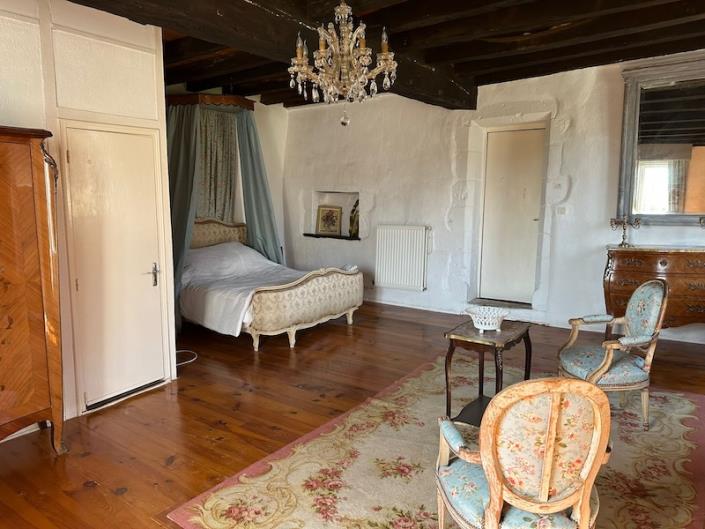 Image No.6-8 Bed Village House for sale