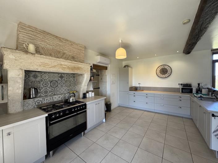 Image No.3-6 Bed Country Property for sale