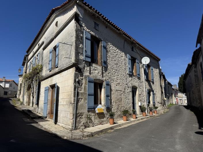 Salles-Lavalette, Village House