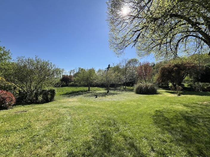 Image No.2-4 Bed Country House for sale