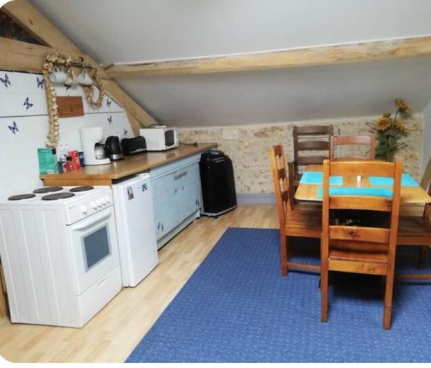 Image No.7-6 Bed Country Property for sale