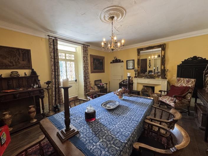 Image No.3-9 Bed Chateaux for sale