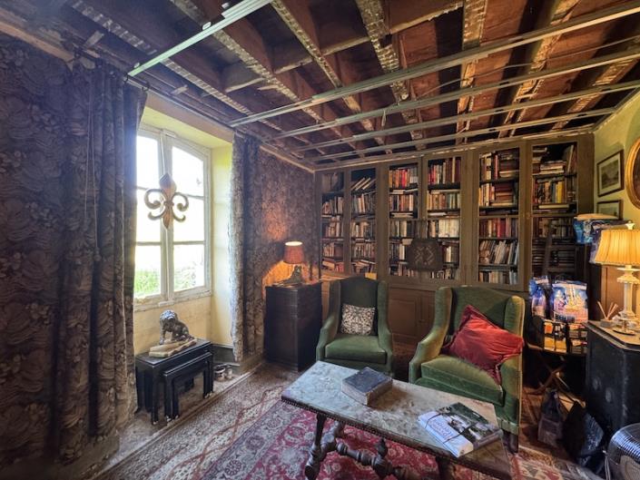 Image No.6-9 Bed Chateaux for sale