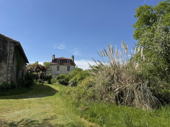 Image No.9-9 Bed Chateaux for sale