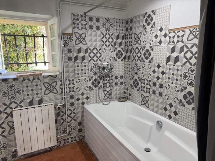 Image No.9-4 Bed Village House for sale