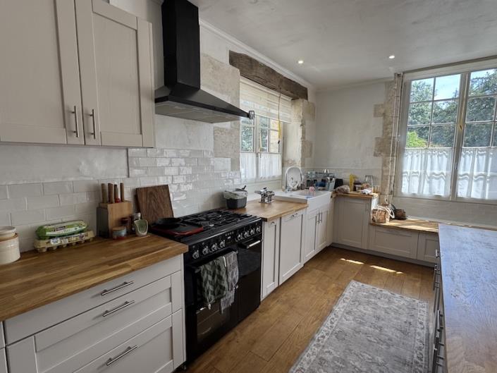Image No.2-8 Bed Village House for sale