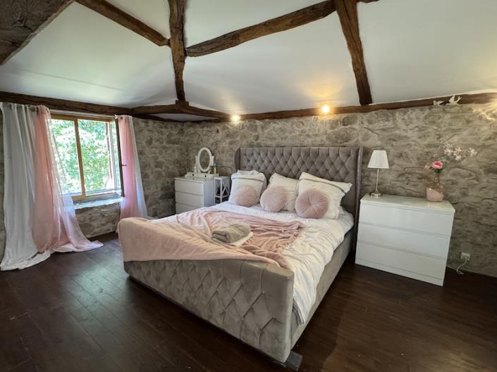 Image No.8-10 Bed Farmhouse for sale