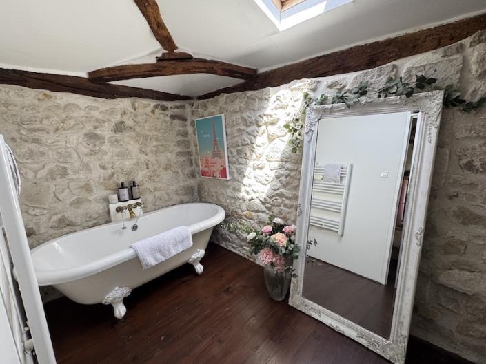 Image No.9-10 Bed Farmhouse for sale