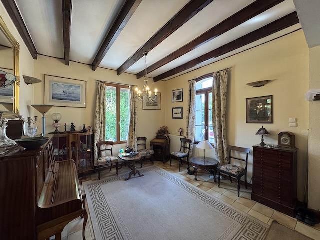 Image No.7-5 Bed Farmhouse for sale
